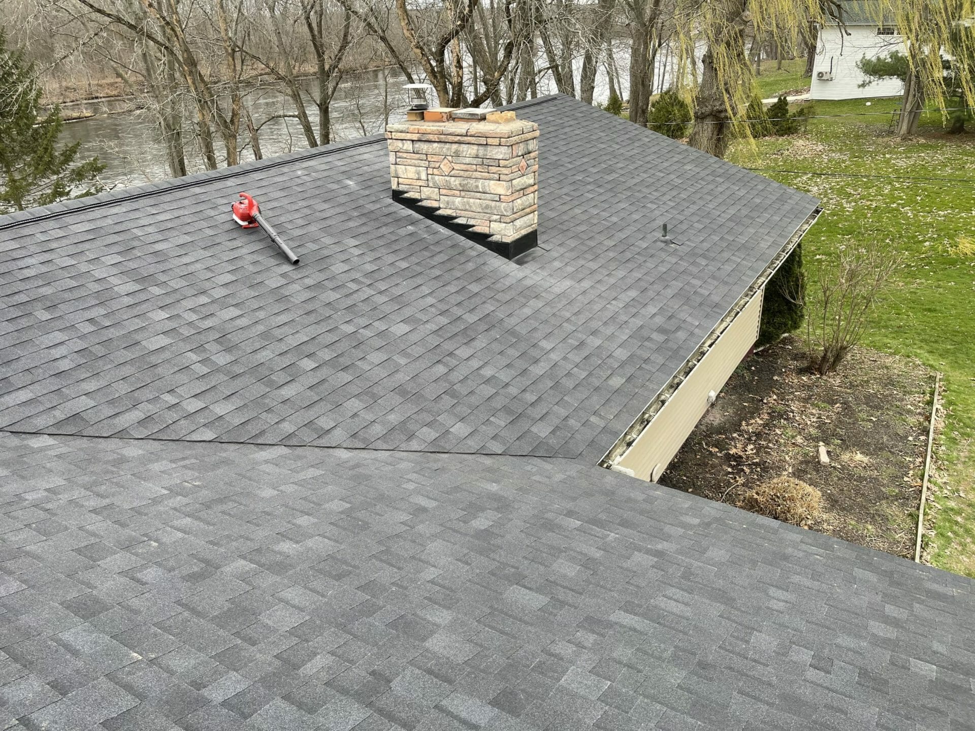 New asphalt shingle roof